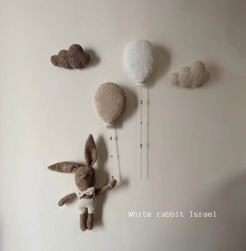 ענן דקורטיבי לקיר — White Rabbit