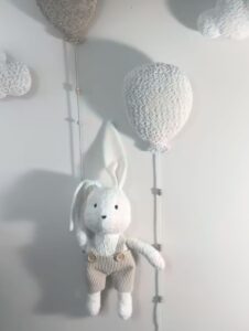 בובת ארנב דקורטיבי לקיר — White Rabbit