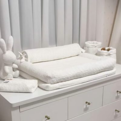 באמפר בוקלה לבן סלסלות וכיסויי מגבונים